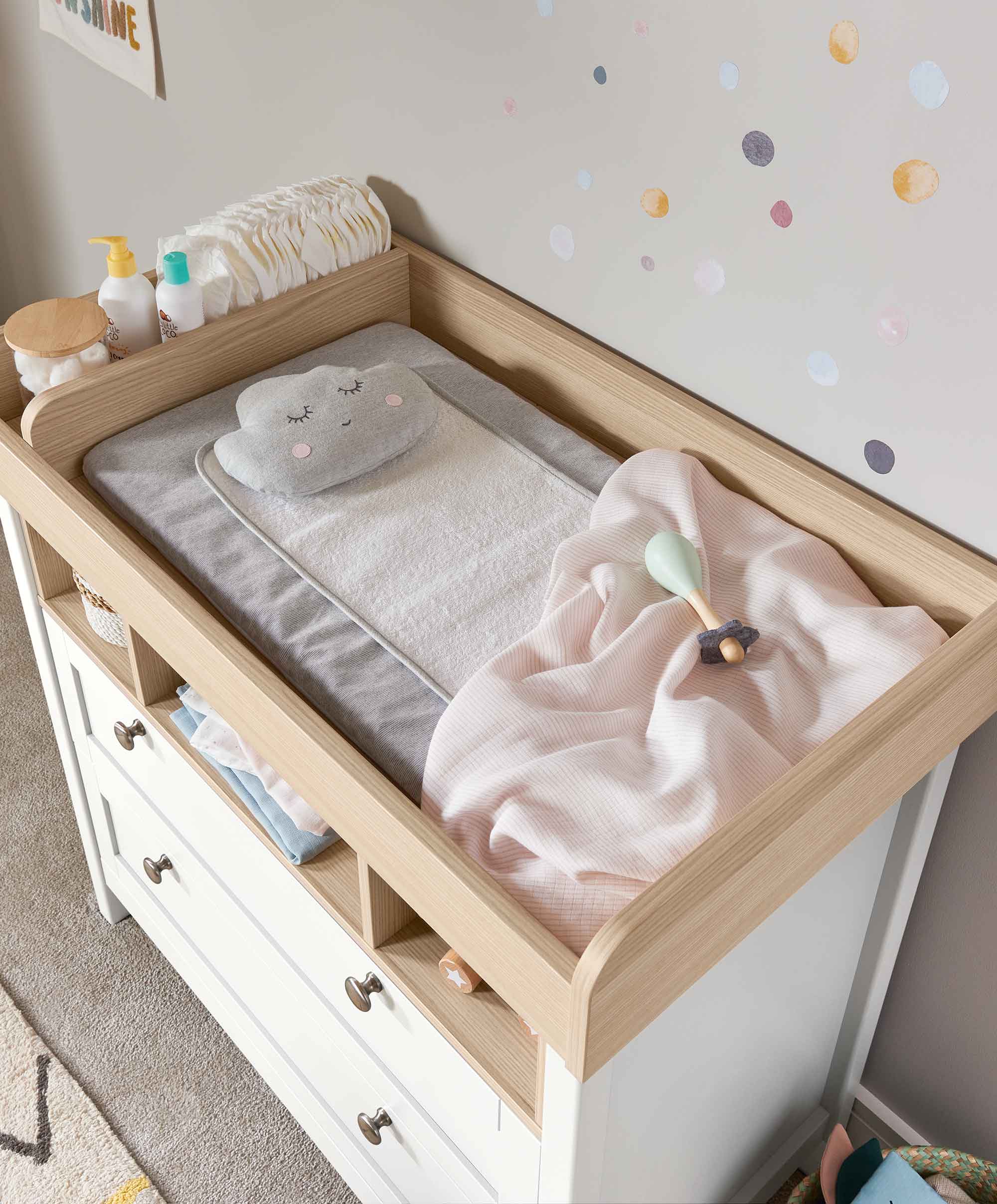 Harwell Cotbed Bundle With Free Cot Mobile & Nappy Caddy (7 Pieces) - White - Image 8