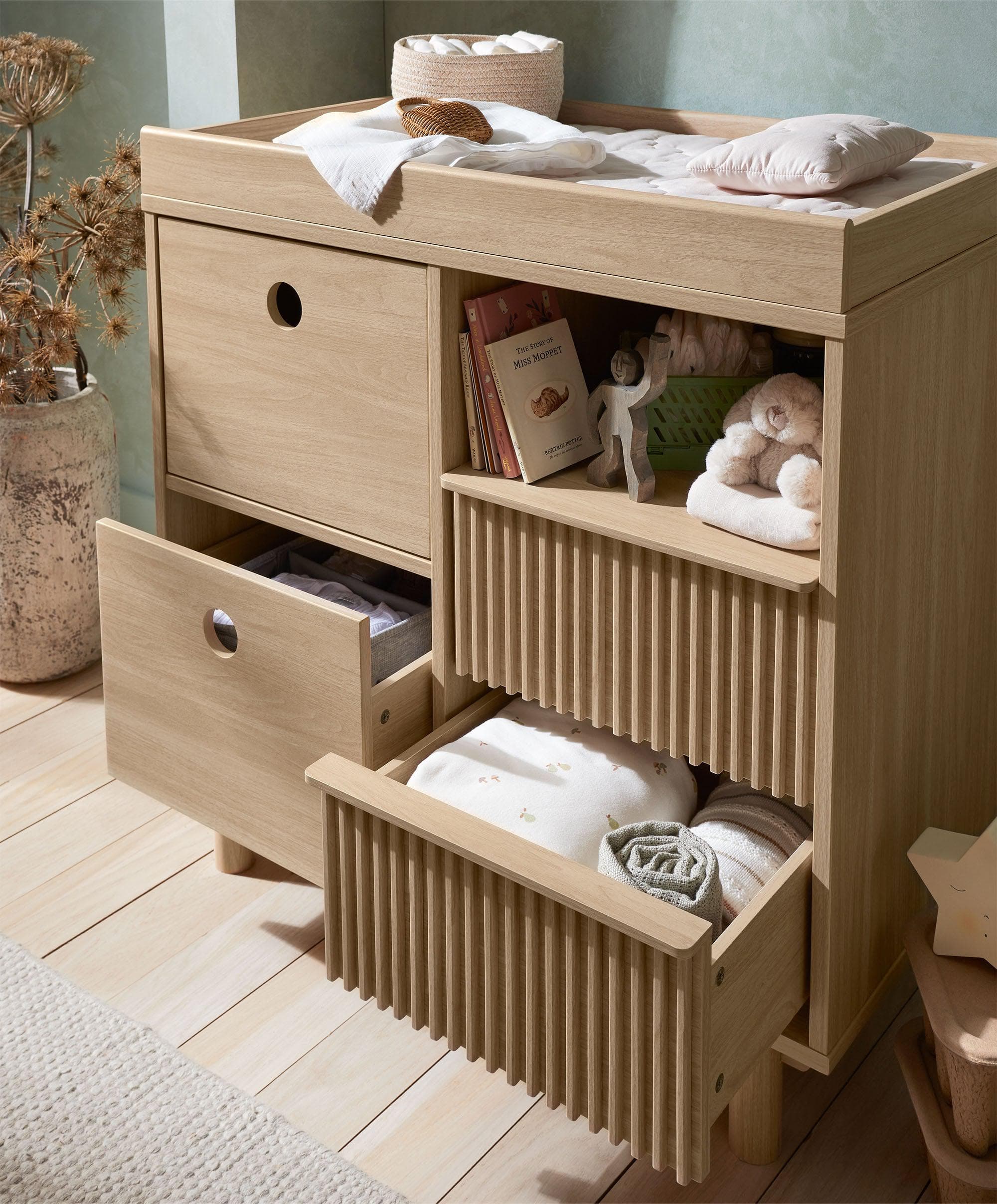 Oska Cotbed & 2 drawer NARROW Dresser Bundle (5 Pieces) - Oak (Pre order for end August) - Image 8
